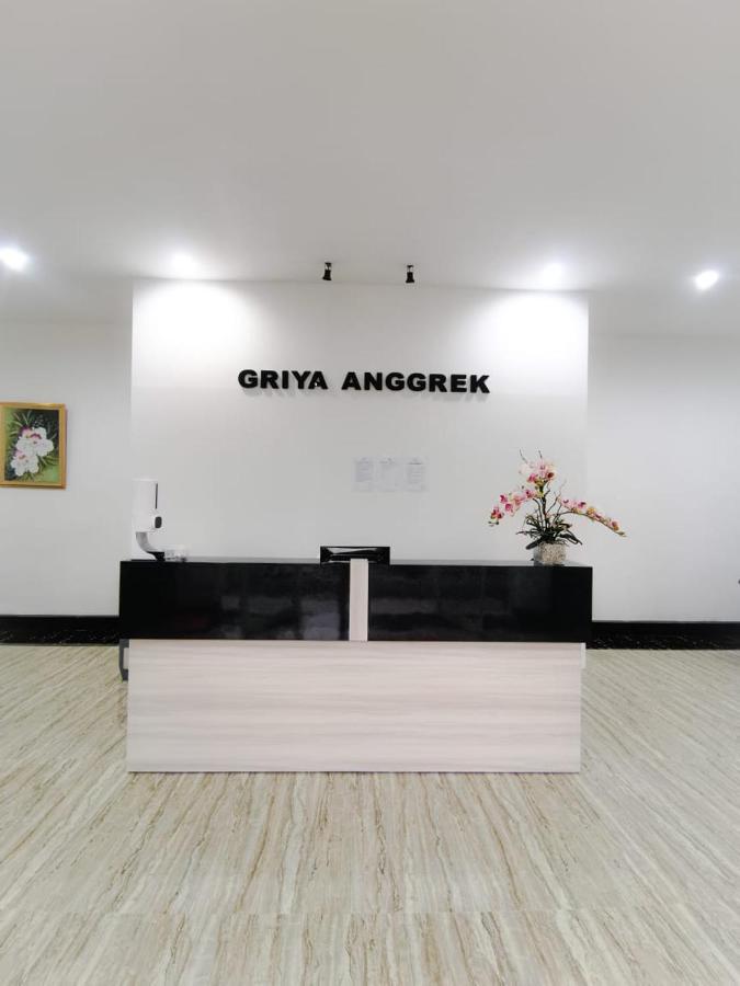 Griya Anggrek Hotel Trenggalek Luaran gambar